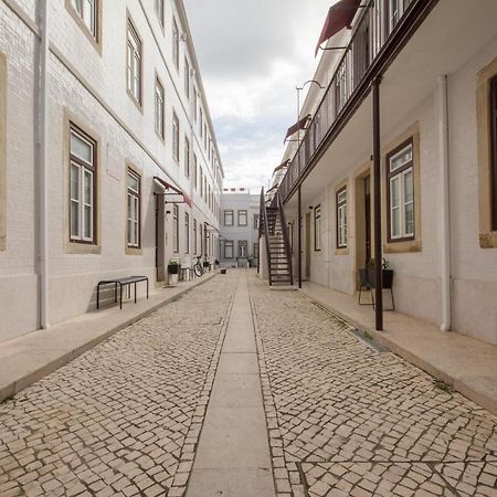 Charming Apartment In Private Condominium At Graca Lisbon Exterior photo